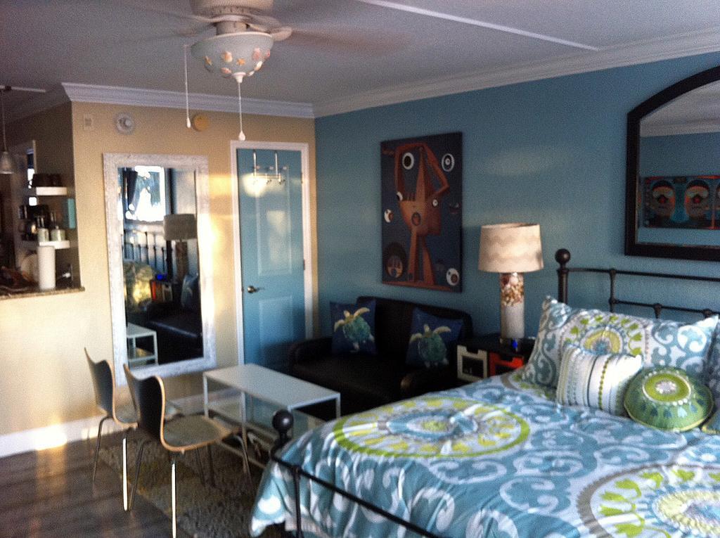 Club Bamboo South - Bradenton Beach Bagian luar foto