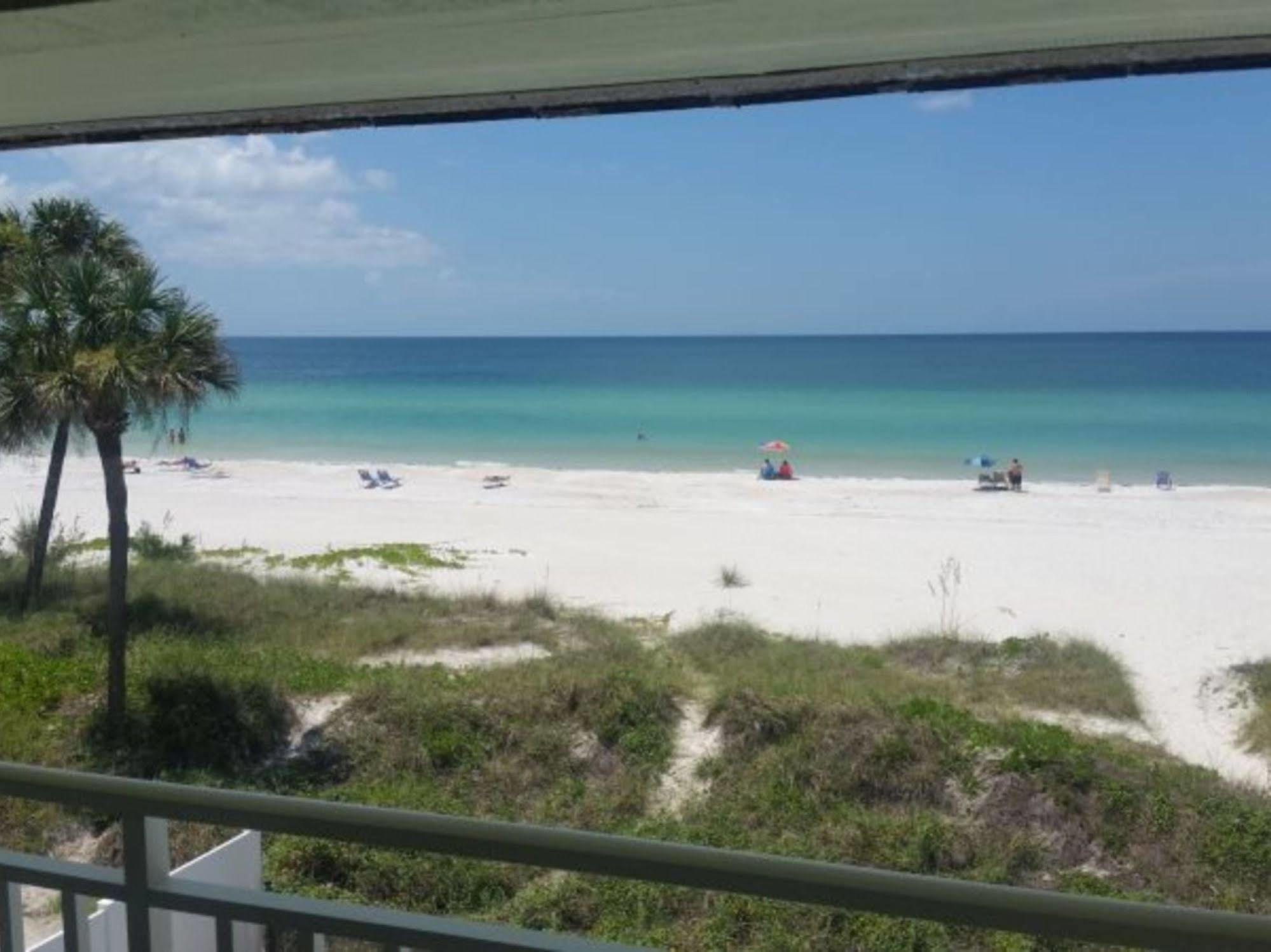 Club Bamboo South - Bradenton Beach Bagian luar foto