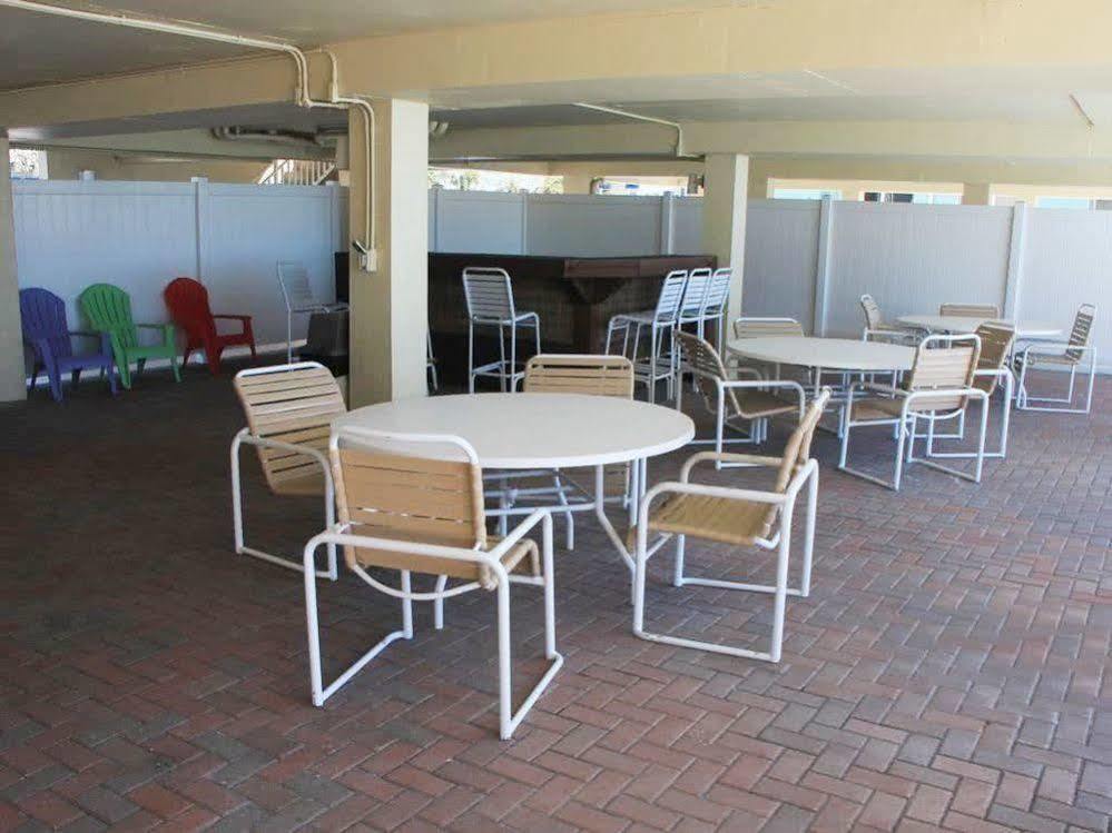 Club Bamboo South - Bradenton Beach Bagian luar foto